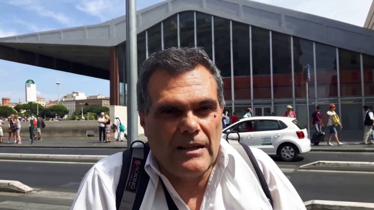 Il Prof Massolo durante una visita guidata a Roma